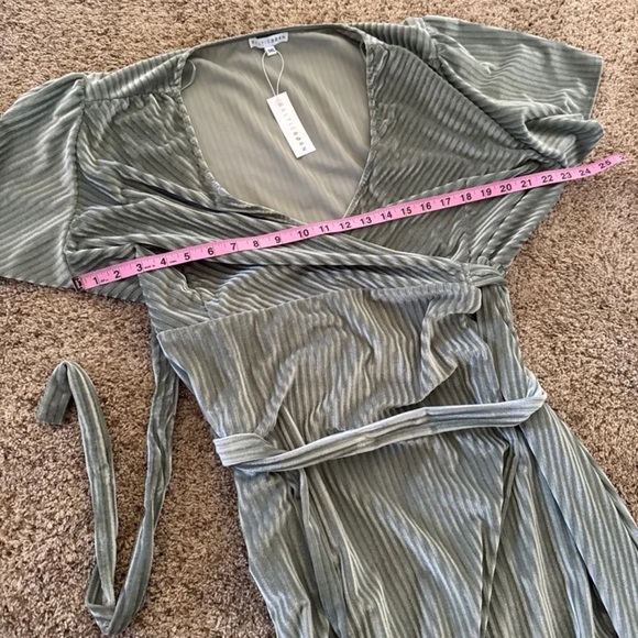 NWT Baltic Born Andi Ribbed Maxi Wrap Dress in Dusty Sage
size XXXL - Picture 9 of 12